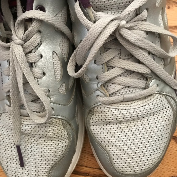 Reebok - Picture 2 of 5